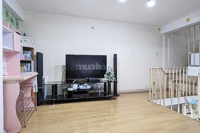 Cho thuê CCMN 3PN, 80m2,  11TR Q. CẦU GIẤY