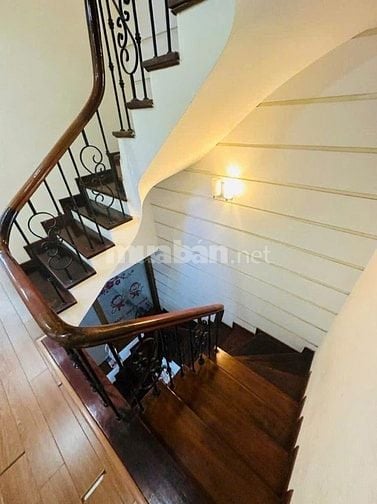 Bán nhà  Đê La Thành, Đống Đa, Dt 60m2, 5t, thoáng trước sau.