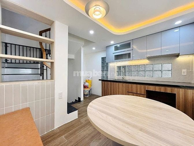 Chủ kẹt vốn KD cần bán Gấp nhà Phạm Văn hai P3-Tân Bình 3Tỷ650/48m2 