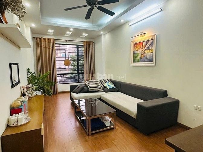 Bán nhà  Đê La Thành, Đống Đa, Dt 60m2, 5t, thoáng trước sau.