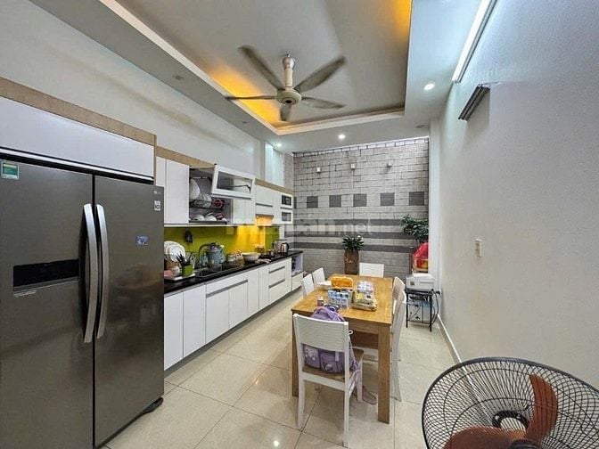 Bán nhà  Đê La Thành, Đống Đa, Dt 60m2, 5t, thoáng trước sau.