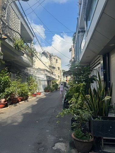  Bán nhà HXH 6m Quang Trung, P.10, Gò Vấp: 6,75 x 11,5m, giá 8,3 tỷ.