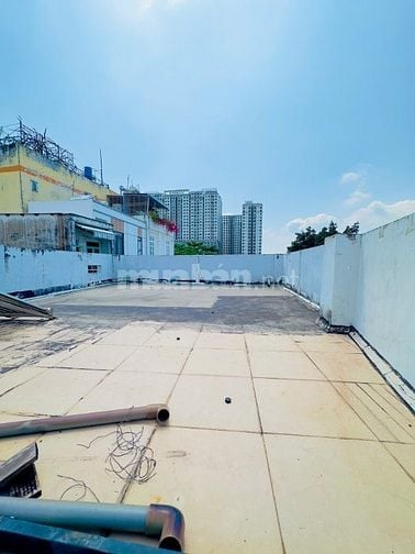 3,88 tỷ Nhà ngang khủng 8,2 x 6m ( 1 lầu 2pn ) có sân thượng SHR 