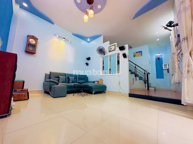 3,88 tỷ Nhà ngang khủng 8,2 x 6m ( 1 lầu 2pn ) có sân thượng SHR 