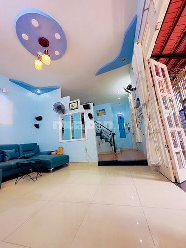 3,88 tỷ Nhà ngang khủng 8,2 x 6m ( 1 lầu 2pn ) có sân thượng SHR 