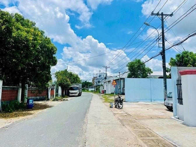 Em bán nhanh lô đất mặt tiền chợ Giồng Cát 189m2 gần full thổ cư 