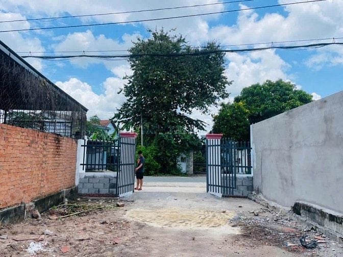 Em bán nhanh lô đất mặt tiền chợ Giồng Cát 189m2 gần full thổ cư 