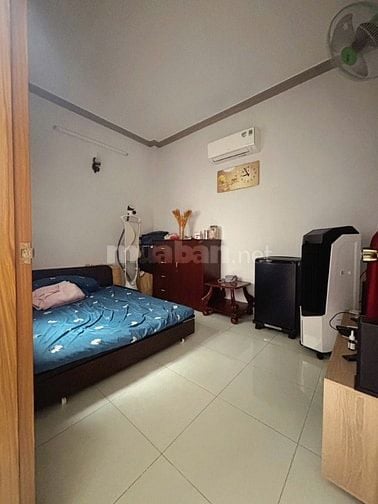 Lê Văn Quới ( Đ.14) - Bình tân Nhà 3 tầng, 4*10m,  4 PN+3WC