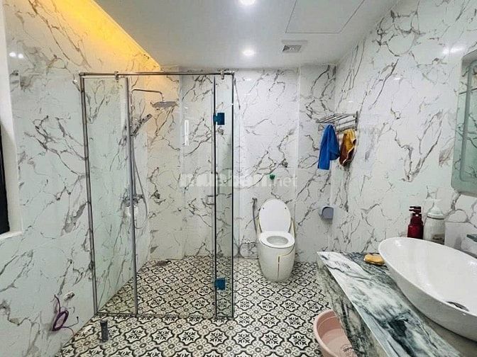 Nhà mặt đường kinh doanh đường Nguyễn Trọng Tuyển, Phú Nhuận