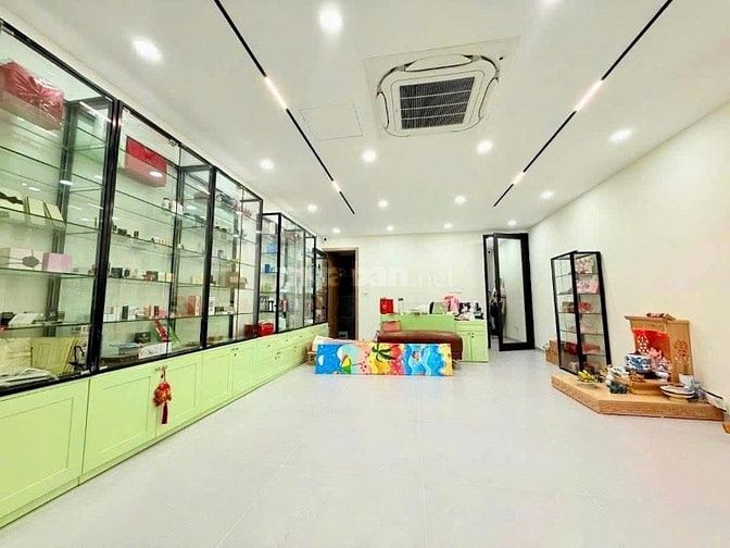Nhà mặt đường kinh doanh đường Nguyễn Trọng Tuyển, Phú Nhuận