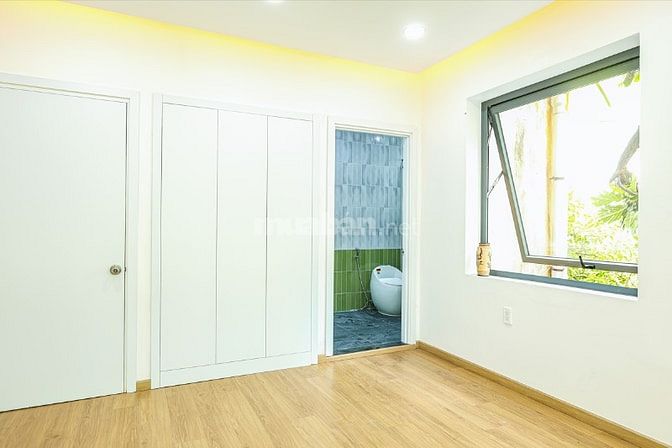 Bán nhà trung tâm Quận 1: Hẻm 4m, 157m² (2PN, 3WC) + nhà riêng 16m² 