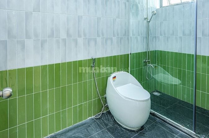Bán nhà trung tâm Quận 1: Hẻm 4m, 157m² (2PN, 3WC) + nhà riêng 16m² 