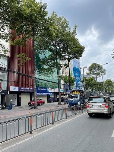 Tòa nhà 189–291 Lý Thường Kiệt. DTS 1.960m²
