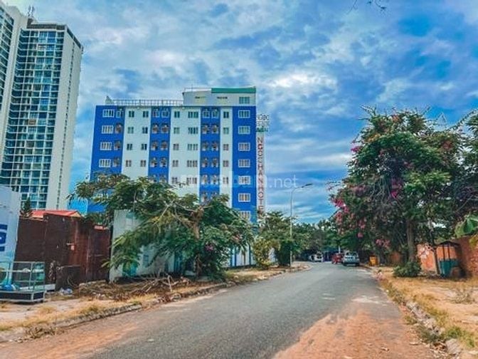 Bán đất DL - Khách Sạn Phường 8 thành phố Vũng Tàu 838m2 (20x43m) 