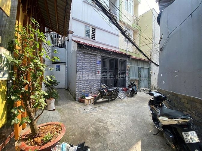 Bán nhà hẻm 536 Đường Âu Cơ, 1 lầu, 70m2, giá 6.5 tỷ