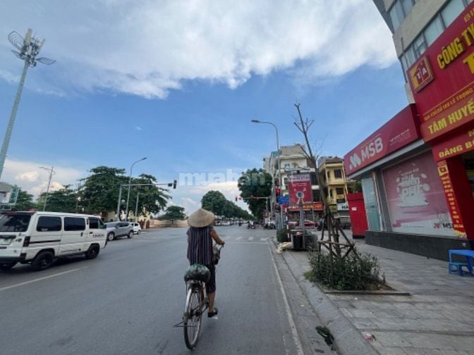 Bán Nhà Mặt phố, và mặt ngõ sau, sổ to nở hậu, kinh doanh đỉnh