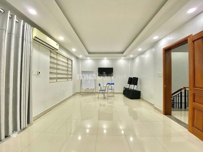 Tòa Nhà Góc 2 MT, Kinh Doanh - CHDV - Văn Phòng. Giá: 18.3 Tỷ/TL (SHR)