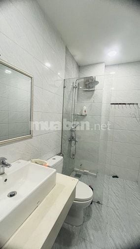 TRẦN HƯNG ĐẠO - 5 TẦNG - HẺM 8M - DT 5m x 20 - GẦN MẶT TIỀN