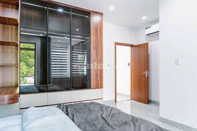 Bán nhà 3 tầng mới 100% mặt tiền Bùi Thiện Ngộ, Hòa Xuân, đường 7.5m