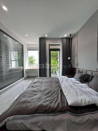 Bán nhà 3 tầng mới 100% mặt tiền Bùi Thiện Ngộ, Hòa Xuân, đường 7.5m