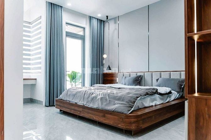 Bán nhà 3 tầng mới 100% mặt tiền Bùi Thiện Ngộ, Hòa Xuân, đường 7.5m