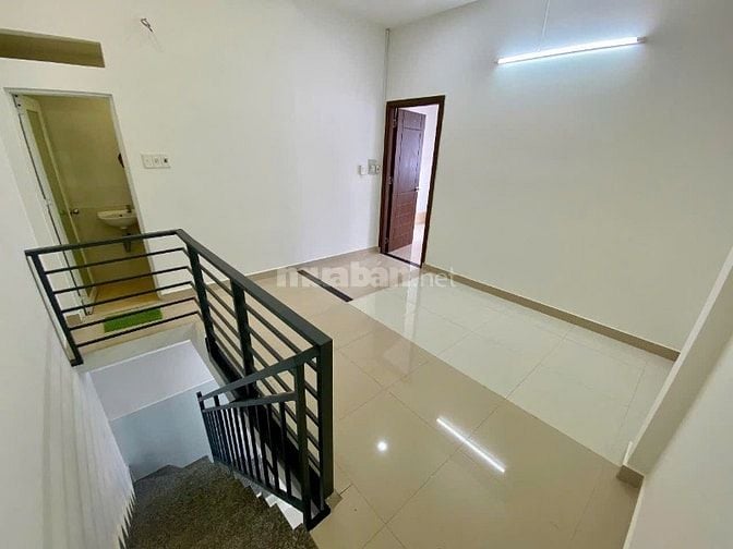 Cho thuê nhà nguyên căn, hẽm 8m