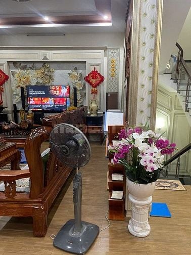 Cho thuê biệt thự ở làm vp cty 800m2 gần khu công nghiệp amata 