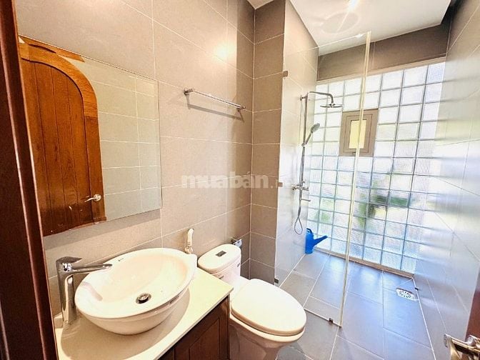 CHO THUÊ NHÀ NGUYÊN CĂN 5 TẦNG KHU VỰC HÒA XUÂN
