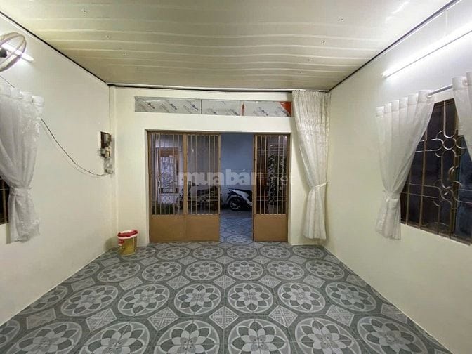Cần bán gấp căn nhà cấp 4 ở 1/ Đ. Nguyễn Thị Huê  80m2 SHR giá 888tr