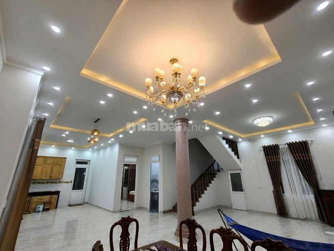 Cho thuê villa sân vườn 5 phòng tại phường 8 đà lạt 25 triệu/tháng 