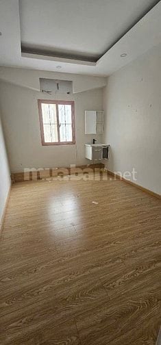 Cho thuê mặt bằng kinh doanh mặt tiền Kinh dương vương