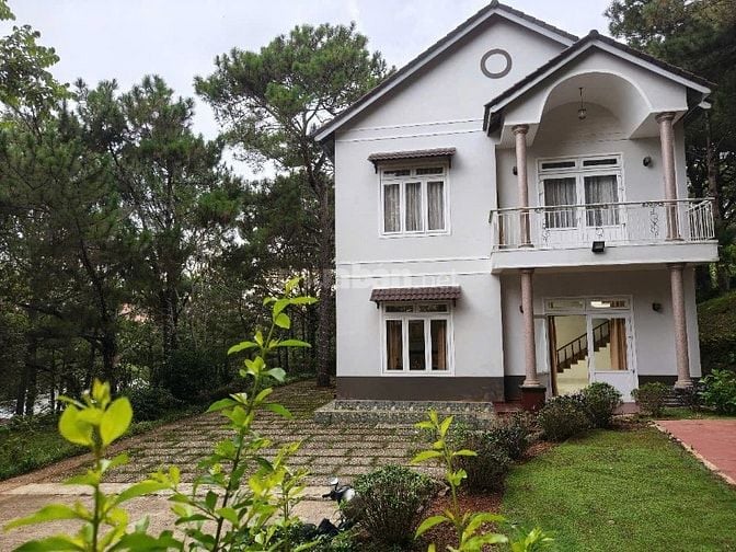 Cho thuê villa sân vườn 5 phòng tại phường 8 đà lạt 25 triệu/tháng 