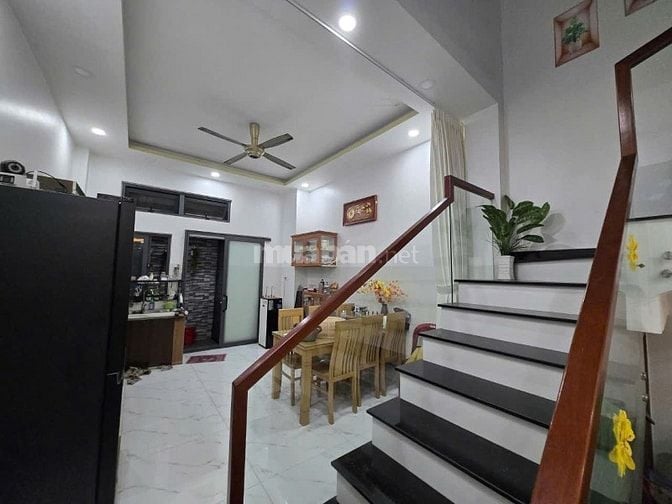CHỈNH NHỈNH 6 TỶ _NHÀ ĐẸP 4 TẦNG _ TAM BÌNH THỦ ĐỨC- GẦN KDC SAVICO  