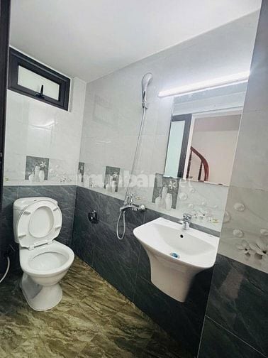 Bán nhà Tứ Hiệp 40m2 x 6 tầng, mặt tiền 4m, 10m ra ô tô tránh