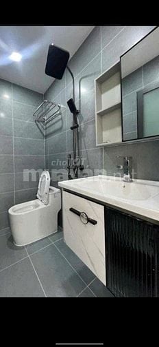 Hẻm xe hơi sau lưng MT dương quảng hàm 45m2 4 lầu st 7 tỷ 9