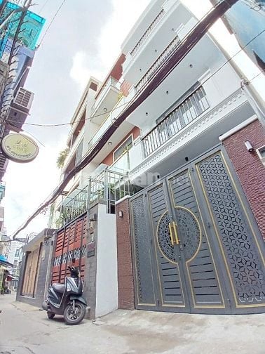 Hẻm xe hơi sau lưng MT dương quảng hàm 45m2 4 lầu st 7 tỷ 9