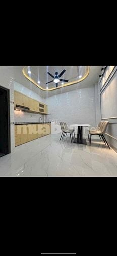Hẻm xe hơi sau lưng MT dương quảng hàm 45m2 4 lầu st 7 tỷ 9