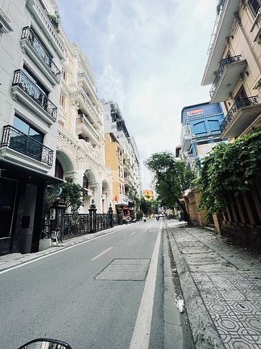 Bán Nhà Ô Đồng Lâm-Hồ 3 Mẫu, HN 60 m x5T giá 15.8 tỷ.