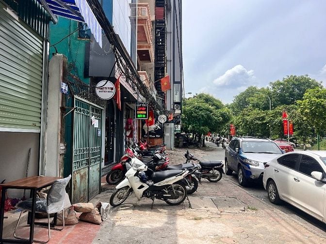 E cho thuê nhà kinh doanh sầm uất