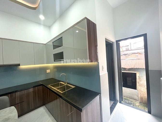 Bán nhà.vừa ở . vừa cho thê  diên tích 61m  3tầng 4pn.  7.7 tỷ 