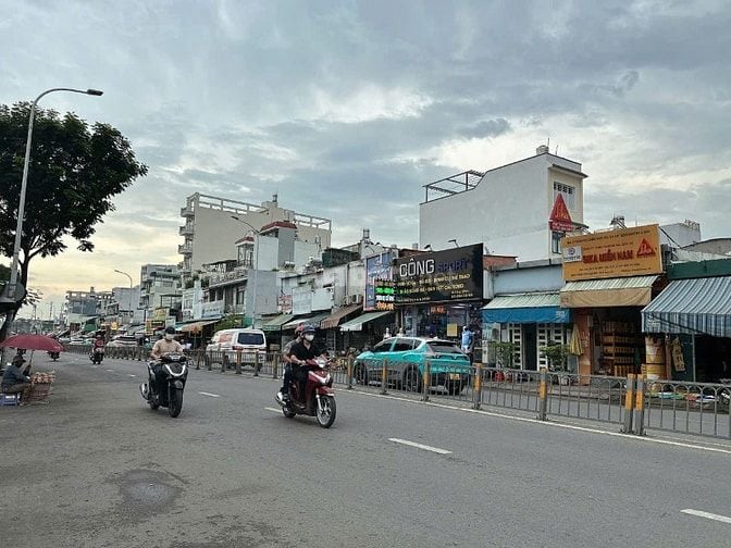 Nhà mặt tiền đường 30m Lê Đức Thọ 151m2 ngang 5.1m 4 lầu KD đỉnh 21 tỷ