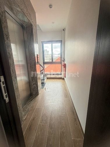 Cho thuê căn hộ tòa nhà 7 tầng ngõ 43 Lạc Long Quân Tây Hồ 