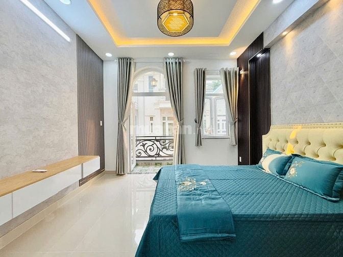 Bán nhà Hoàng Việt, Tân Bình chạy ra đường Út Tích 60m là tới