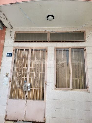 Cho thuê nhà hẻm  vòng xoay Lê Đại Hành  P.10, Q.11 giá 8.5tr