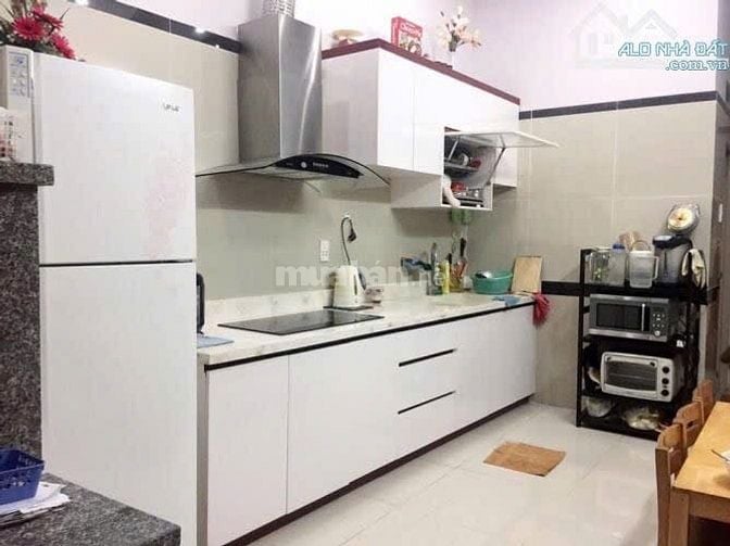Nhà Lạc Long Quân - P. 8 - Tân Bình, 3Tỷ350/54m2  (sổ riêng chính chủ)