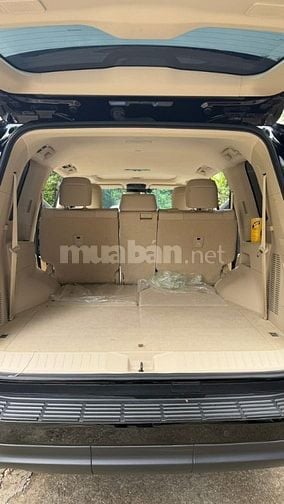 Bán Toyota Land Cruiser LC300 sản xuất 2024 siêu lướt.