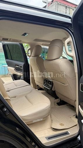 Bán Toyota Land Cruiser LC300 sản xuất 2024 siêu lướt.