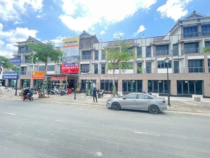 Kẹt tiền bán gấp shophouse mặt tiền đường 3/2