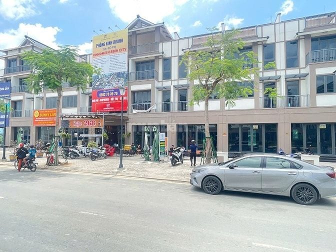 Kẹt tiền bán gấp shophouse mặt tiền đường 3/2