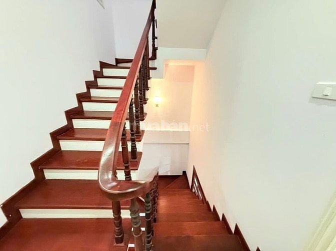 Phạm Tuấn Tài, gara ô tô, trước nhà rộng 5m, nhà đẹp, dân xây, 50m2